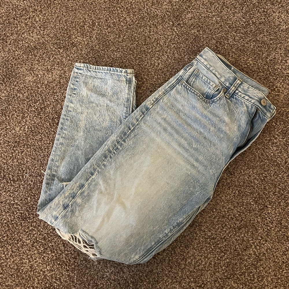 American Eagle mom jean